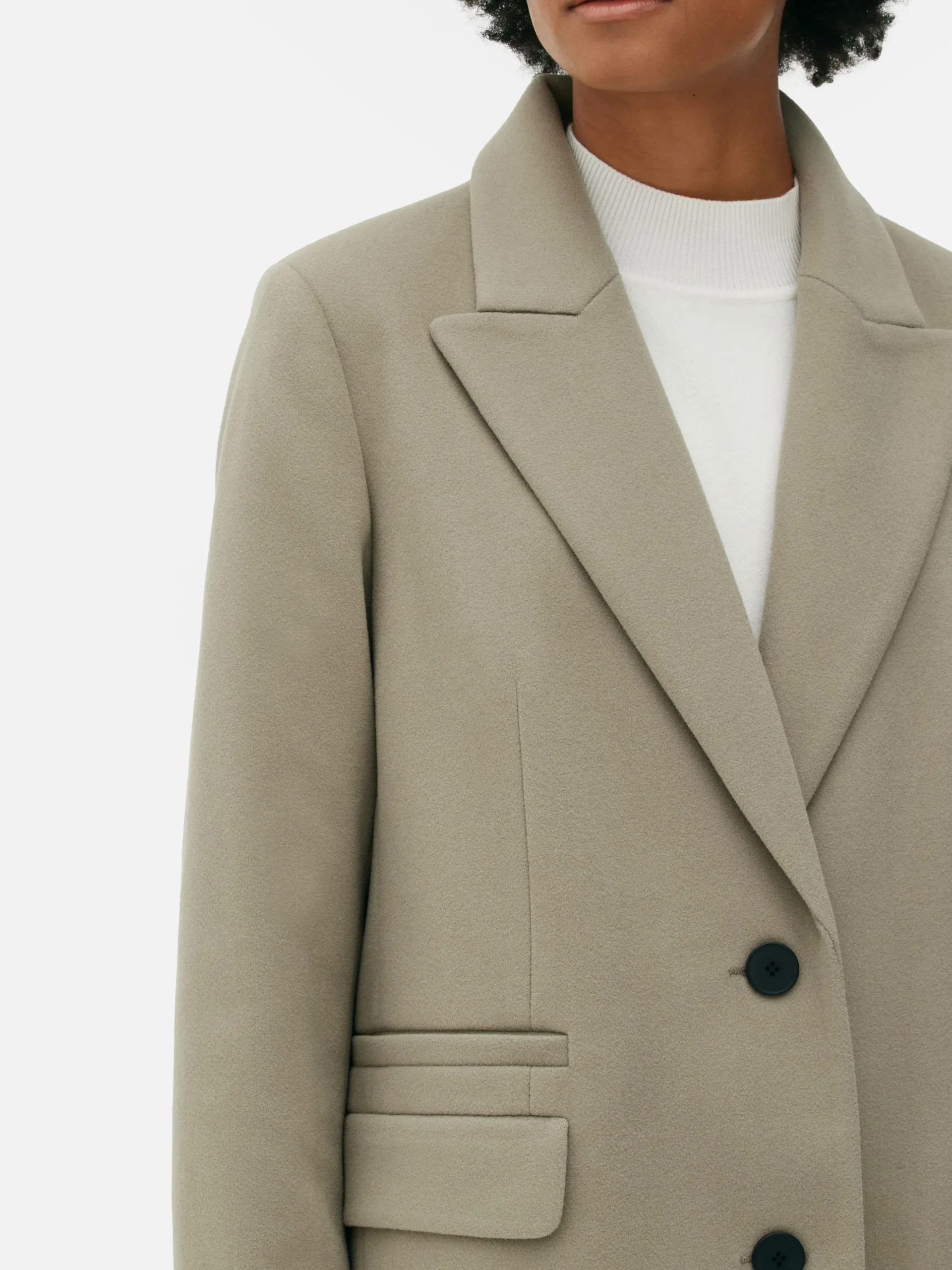 Abrigo Con Botonadura Sencilla