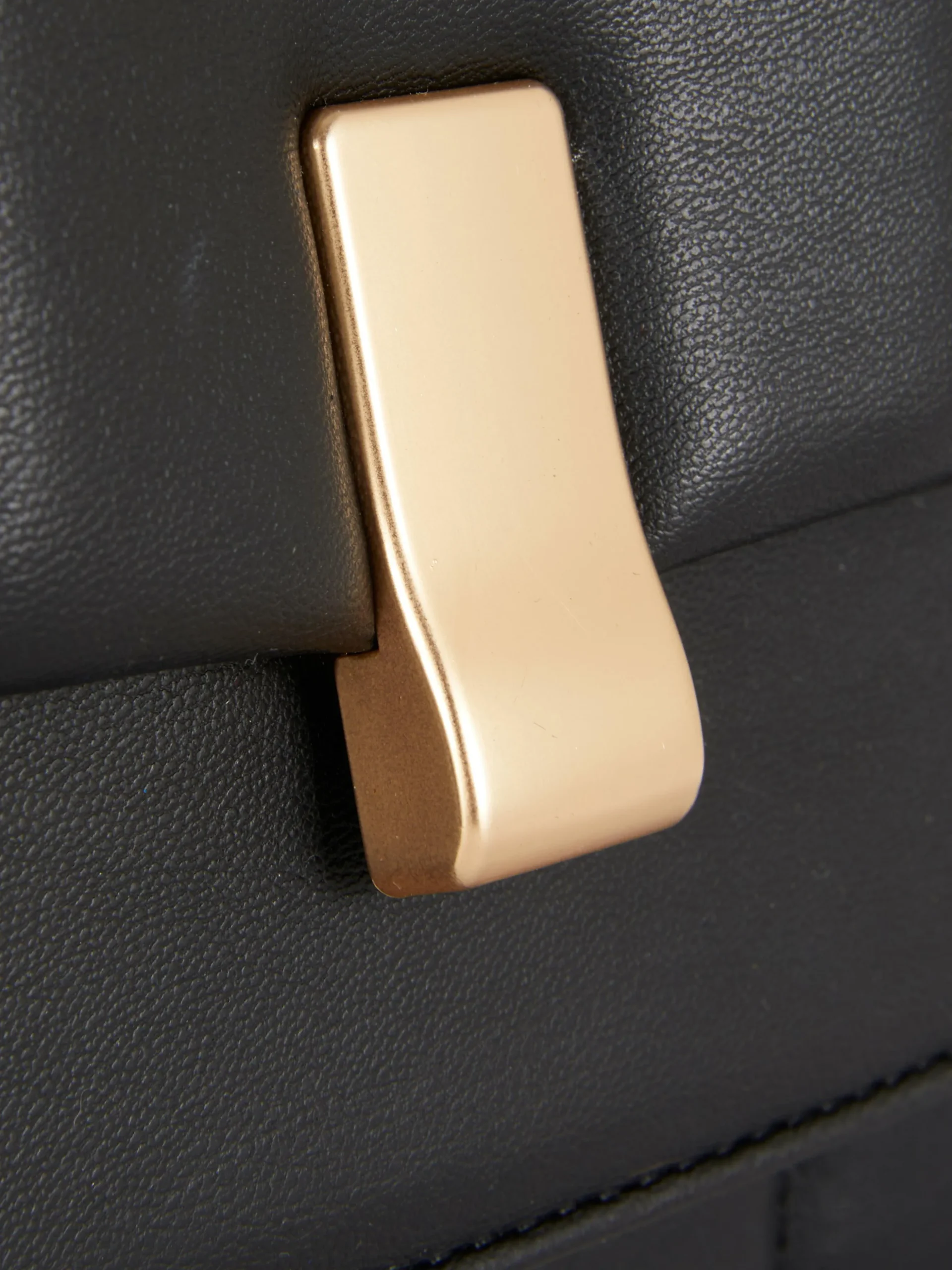 Bandolera Acolchada Con Solapa