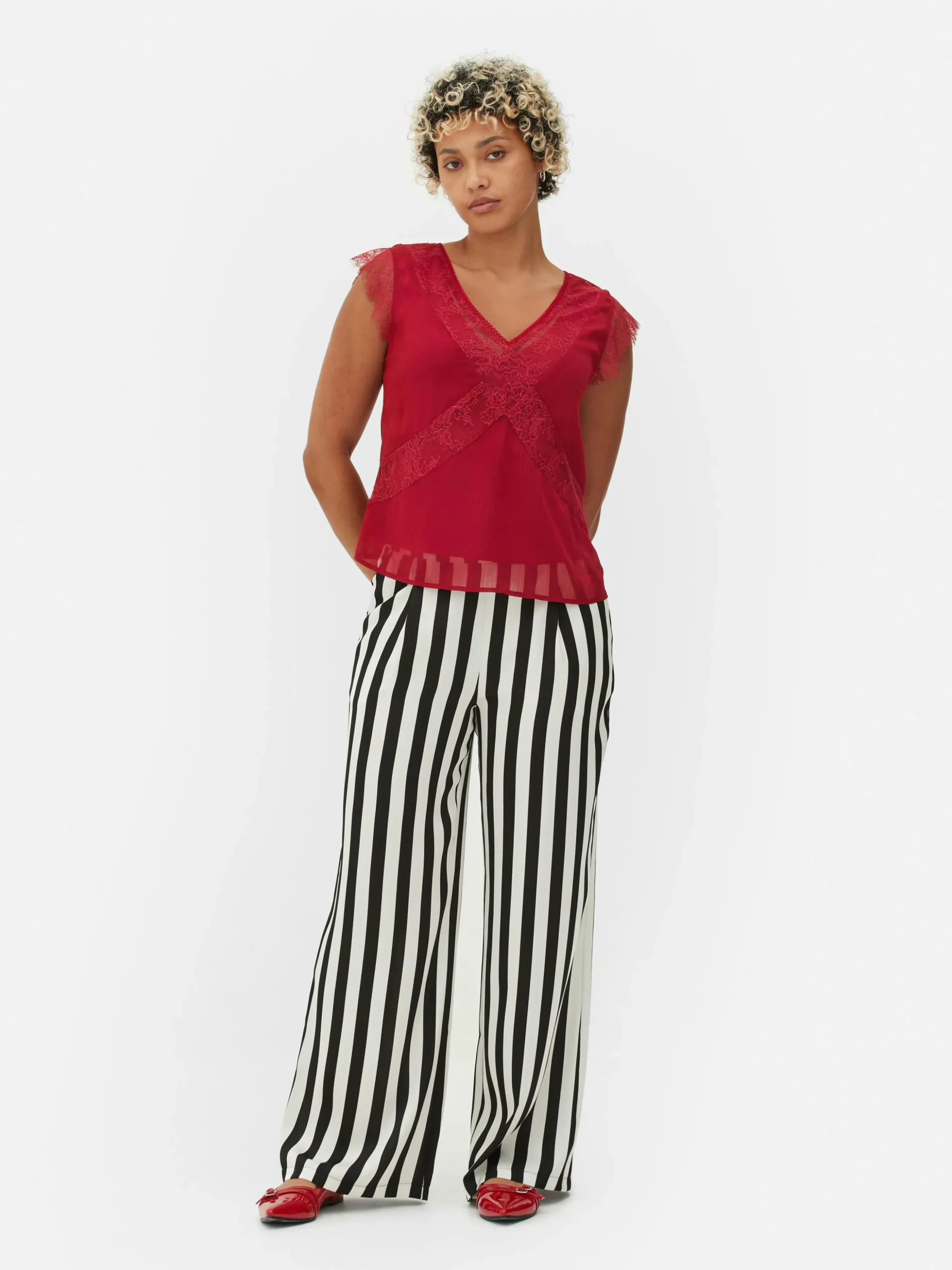 Blusa Con Encaje Beetlejuice X Colleen Atwood