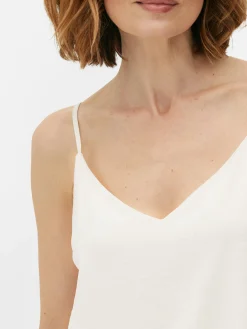 Blusa De Tirantes Con Cuello De Pico