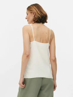 Blusa De Tirantes Con Cuello De Pico