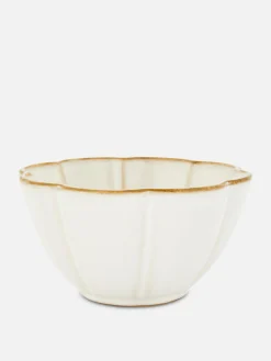 Bol De Cereales Con Decoración De Pétalos