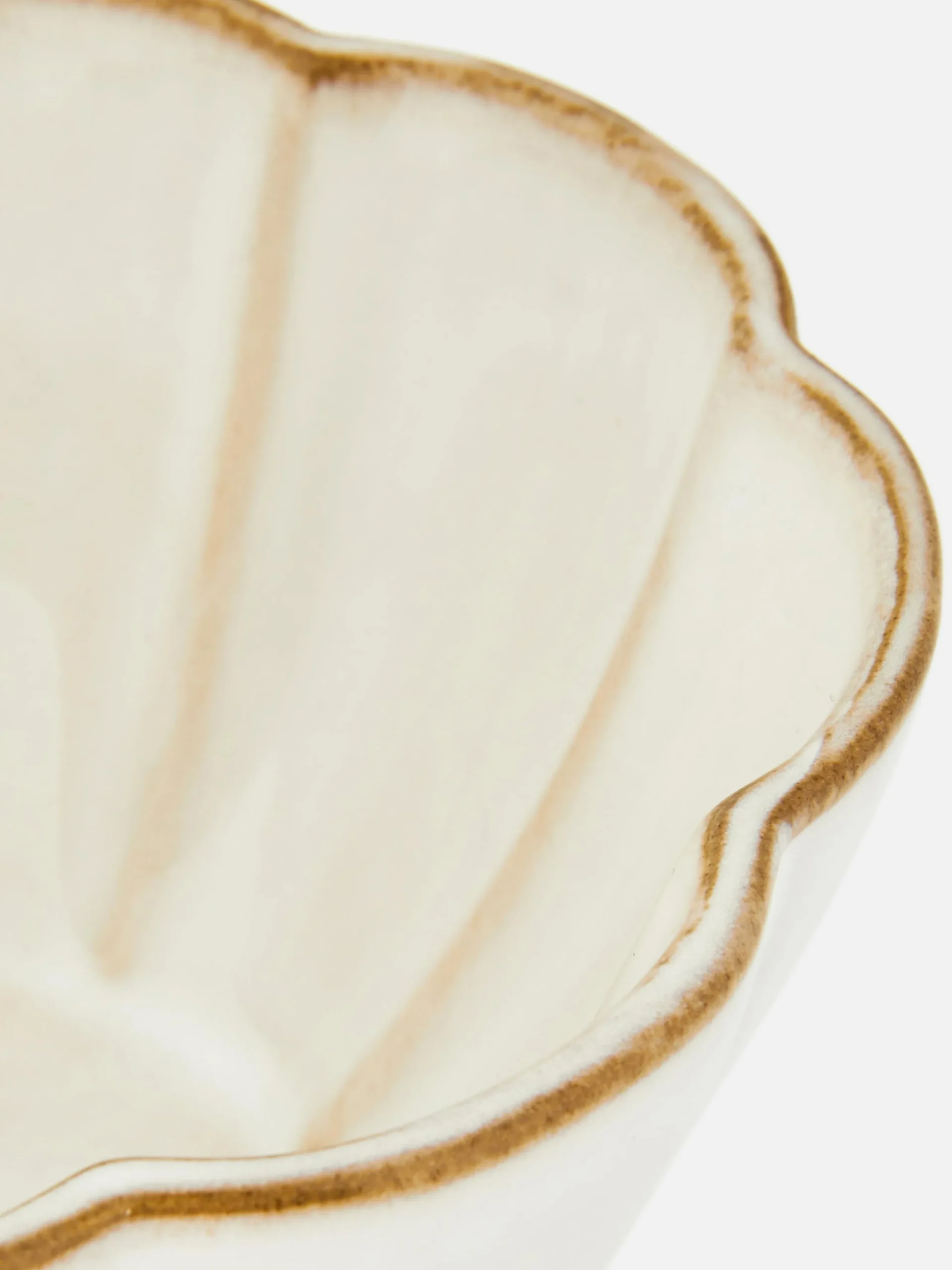 Bol De Cereales Con Decoración De Pétalos