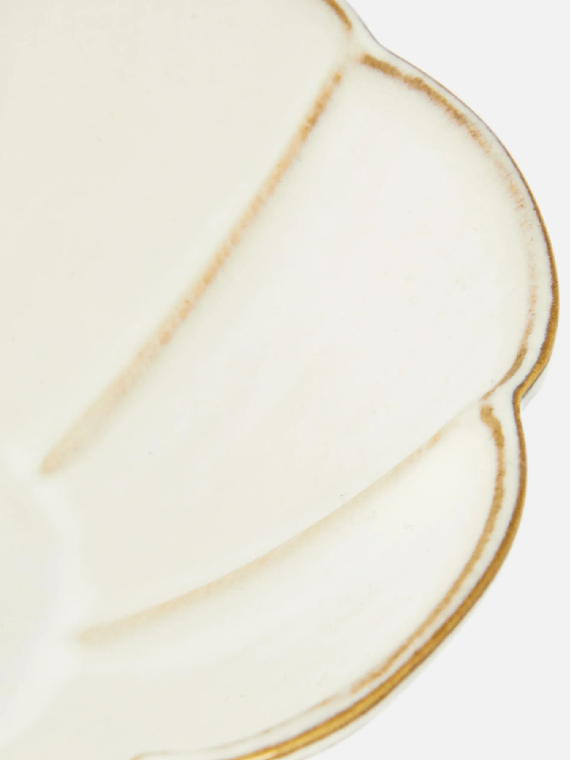 Bol De Pasta Con Adorno De Pétalos