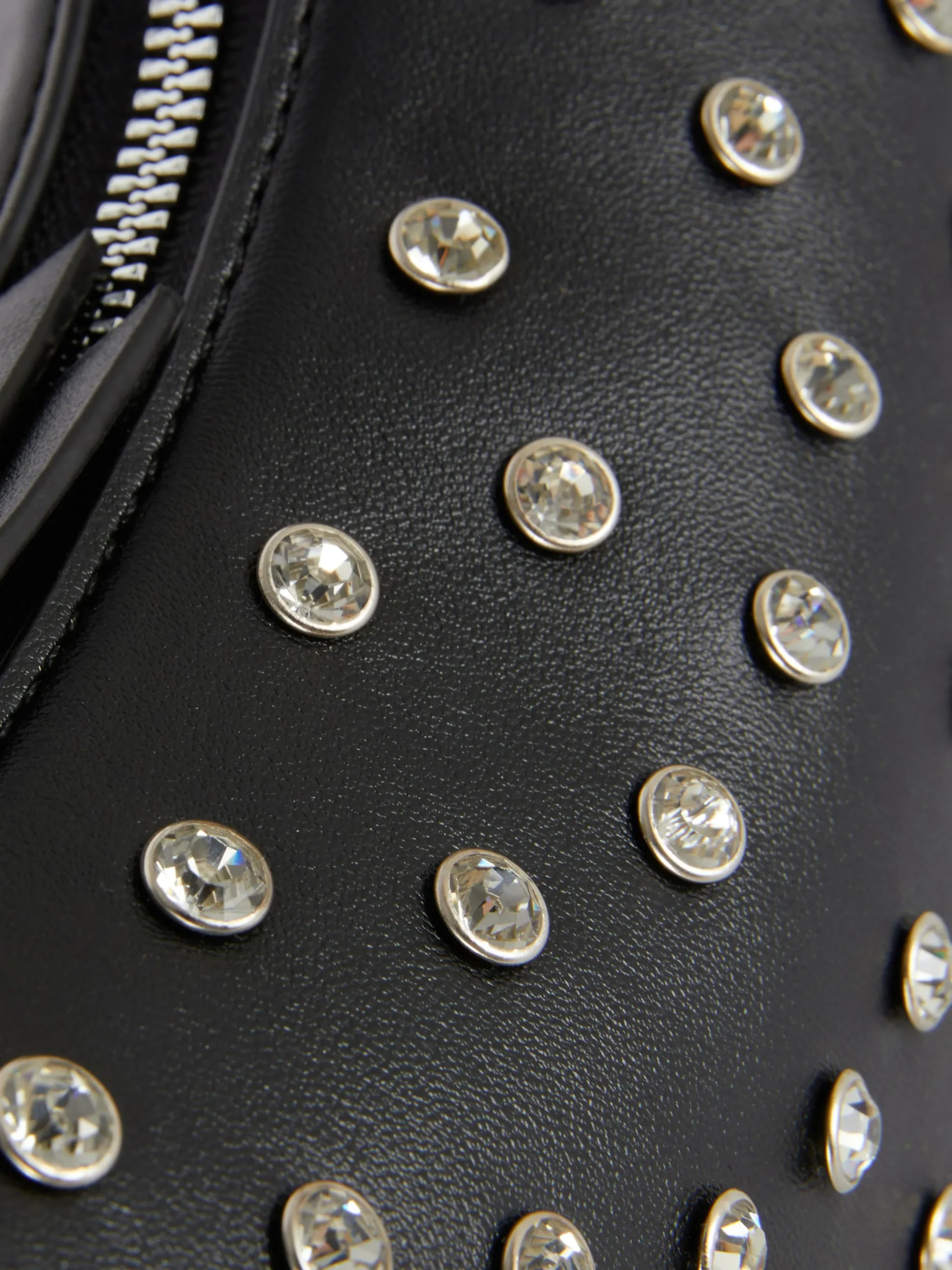 Bolso De Mano Con Strass Y Tachuelas De Rita Ora