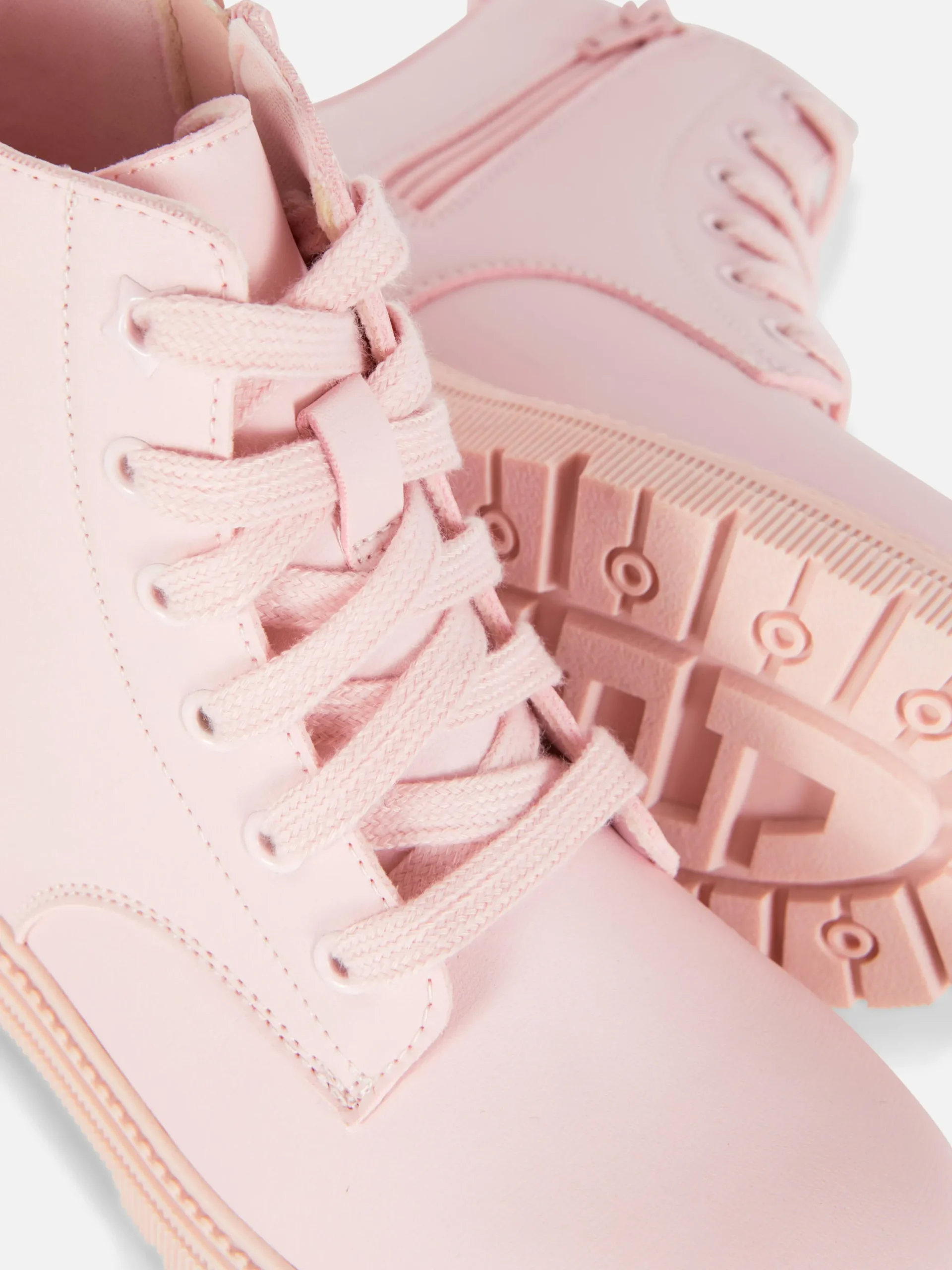 Botas Con Cremallera Y Suela Gruesa