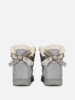 Botas Con Lazos Decorativos