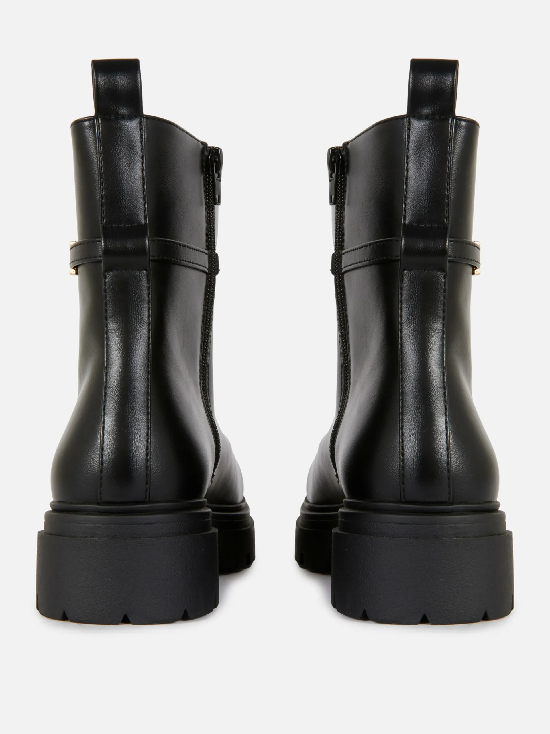 Botines Con Detalle De Hebilla