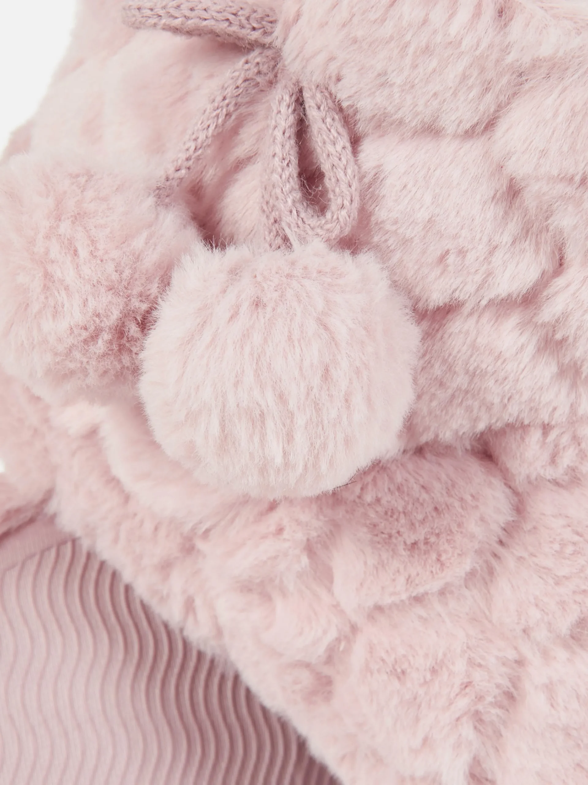 Botines De Pelo Con Pompones