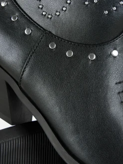 Botines De Tipo Cowboy Con Tachuelas