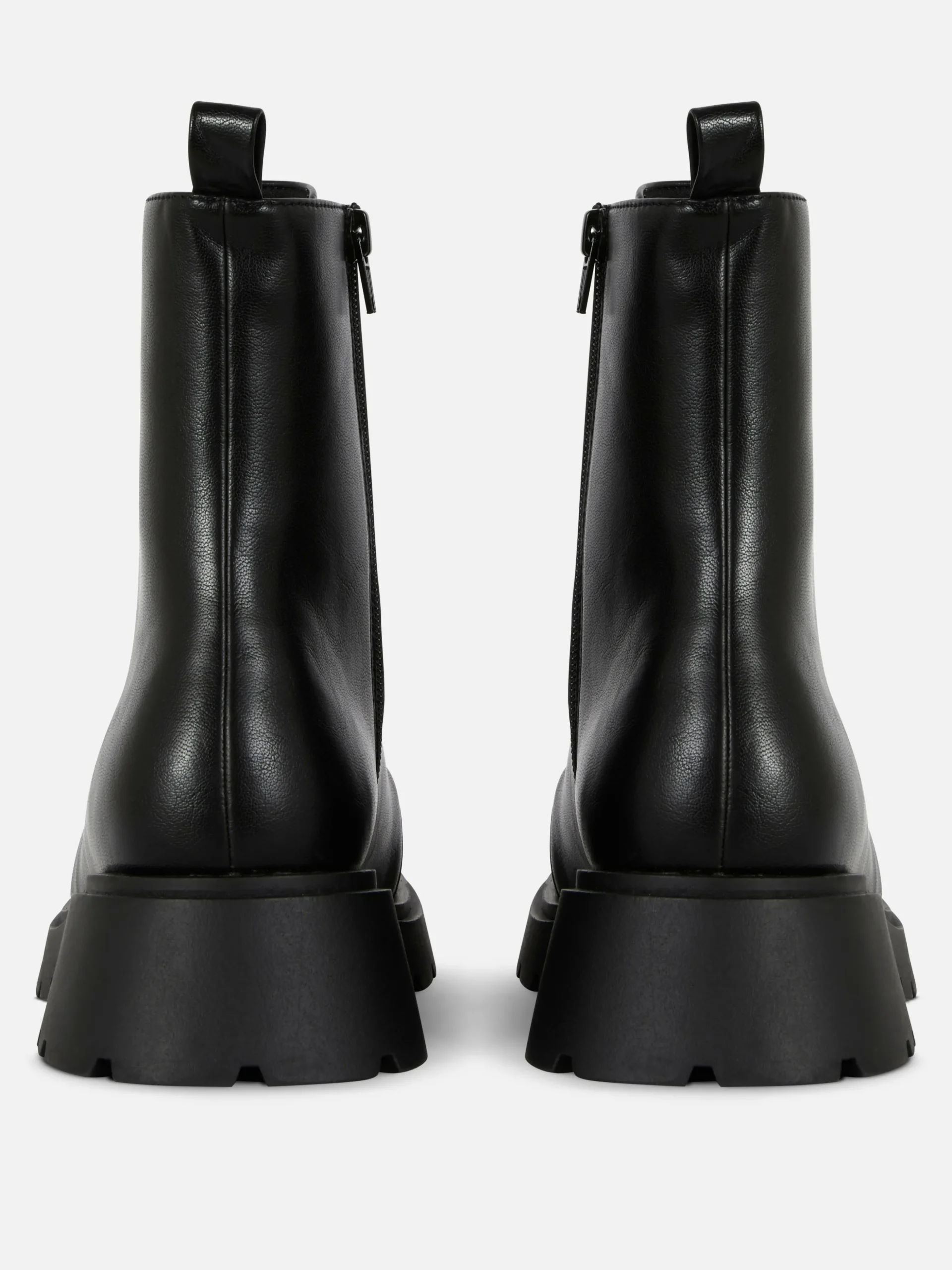 Botines Ribeteados Con Cordones