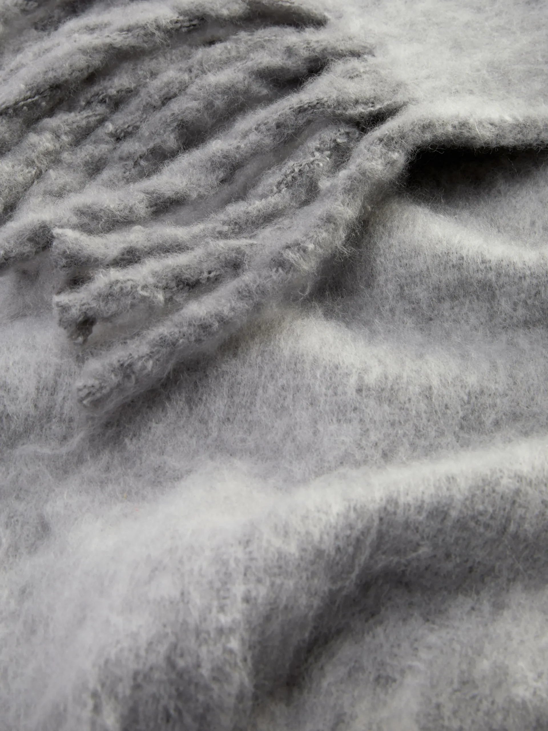 Bufanda Cepillada Con Borlas