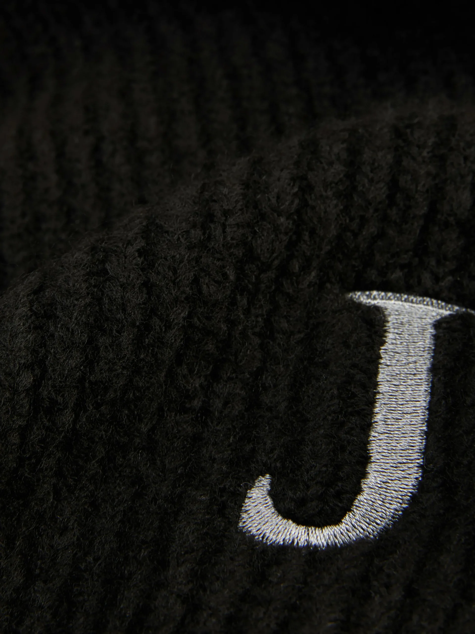 Bufanda De Punto Acanalado Con Inicial Bordada