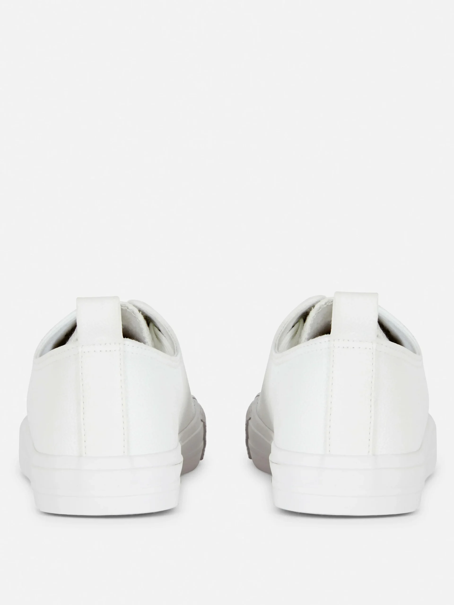 Calzado Deportivo De Caña Baja Y Piel Sintética