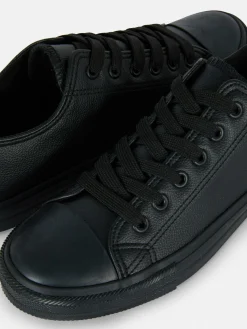 Calzado Deportivo De Caña Baja Y Piel Sintética