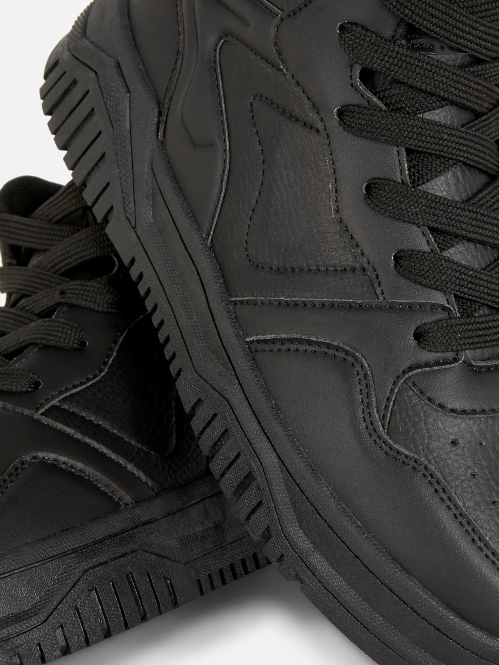 Calzado Deportivo De Caña Alta Con Suela Gruesa