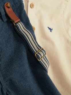 Camisa De Botones Y Pantalones Con Tirantes