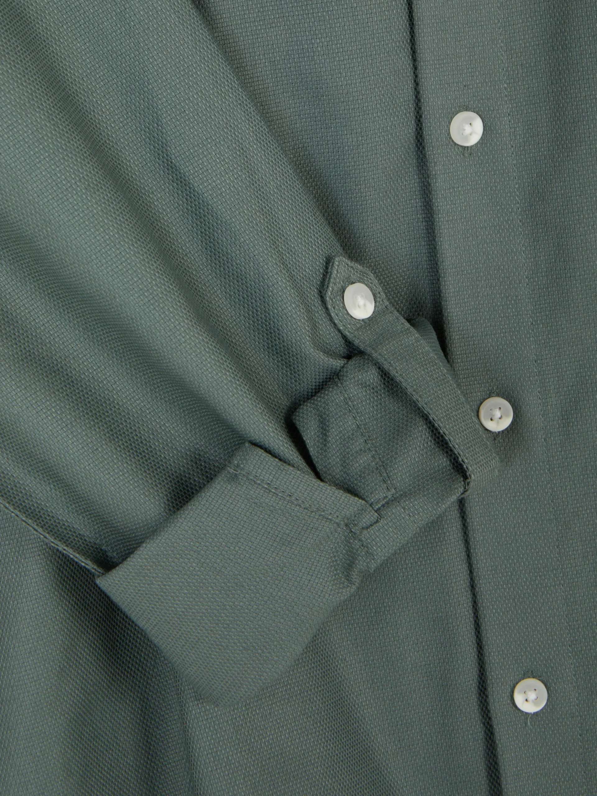 Camisa De Mangas Enrolladas Con Botones