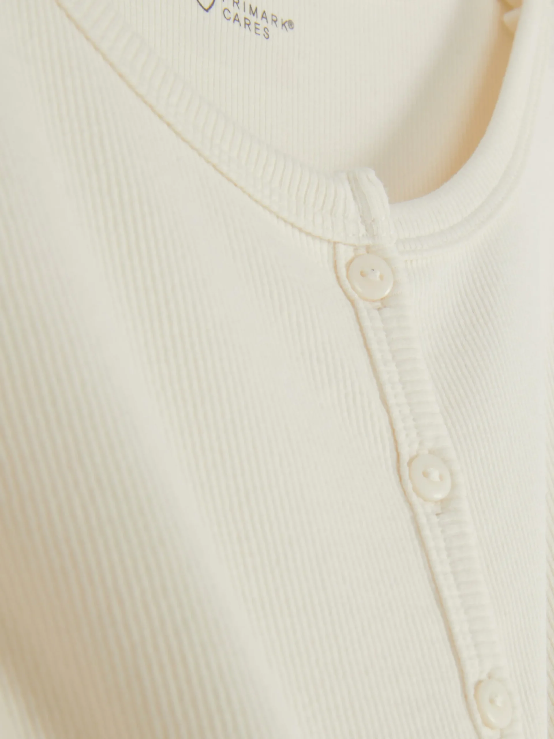 Camiseta Acanalada Con Botones