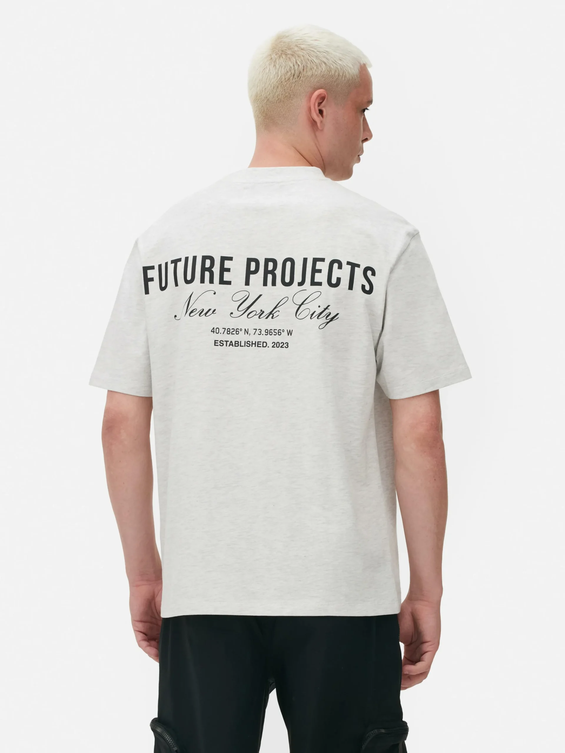 Camiseta Bordada De Future Projects