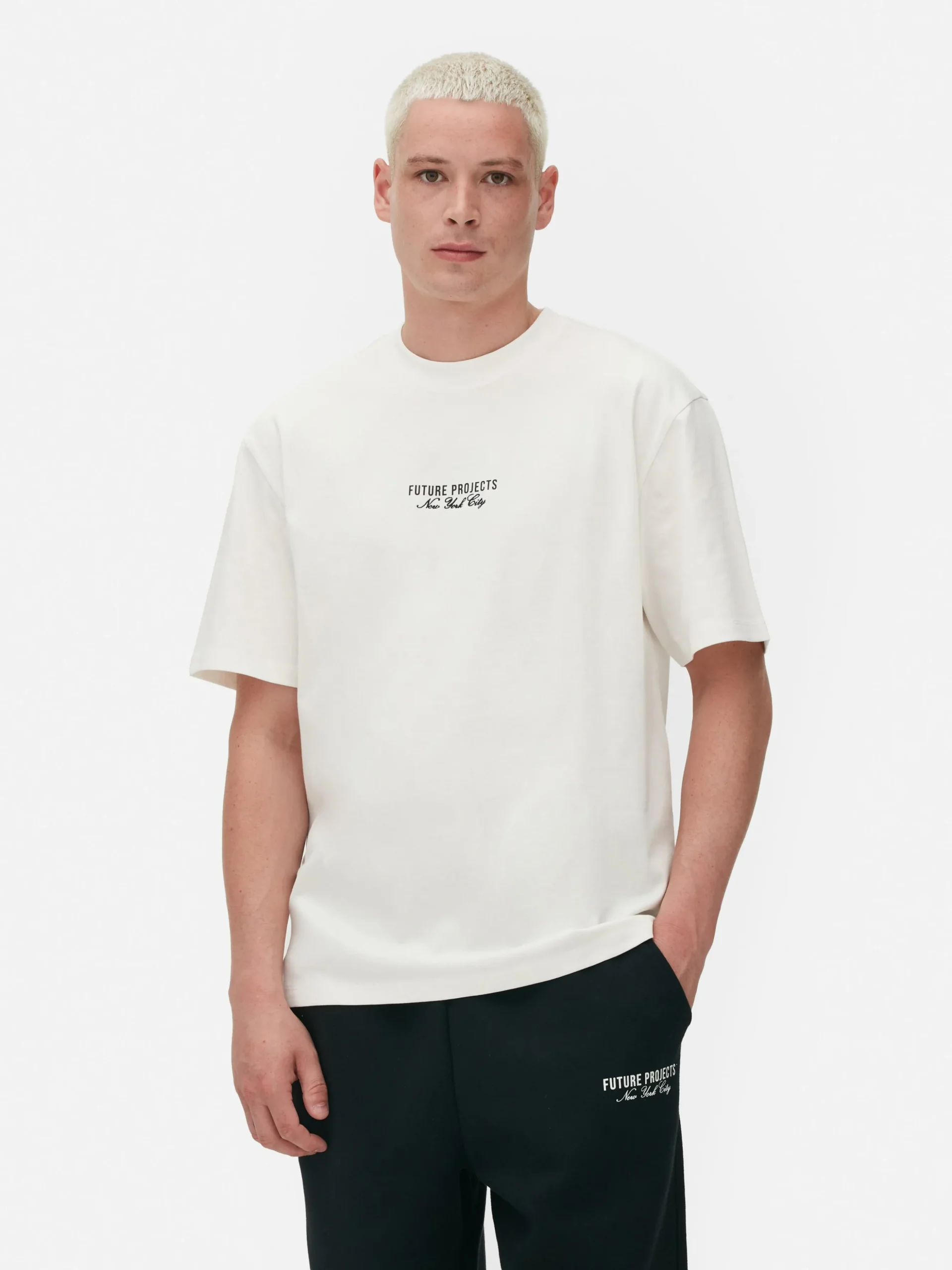 Camiseta Bordada De Future Projects