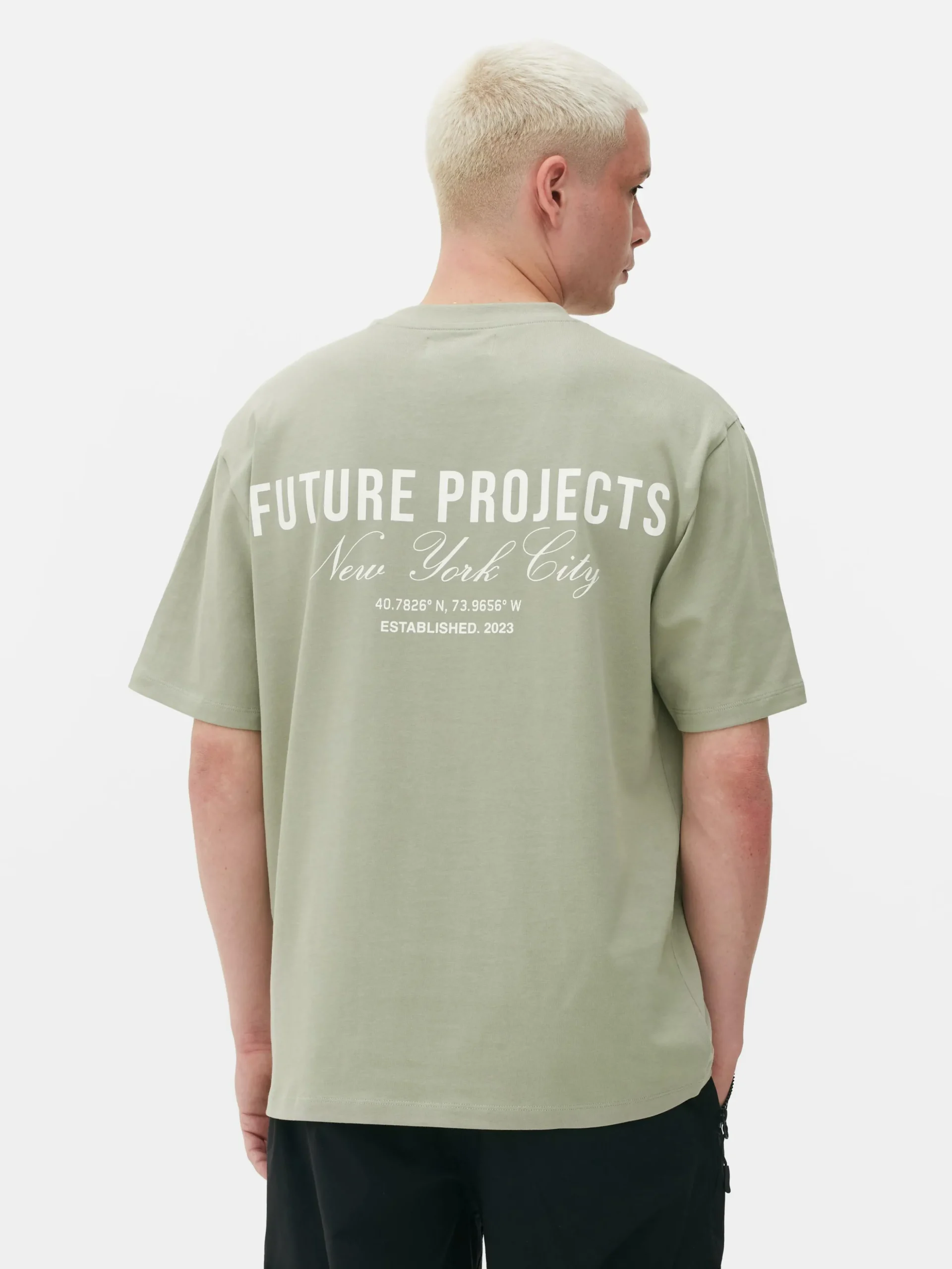 Camiseta Bordada De Future Projects