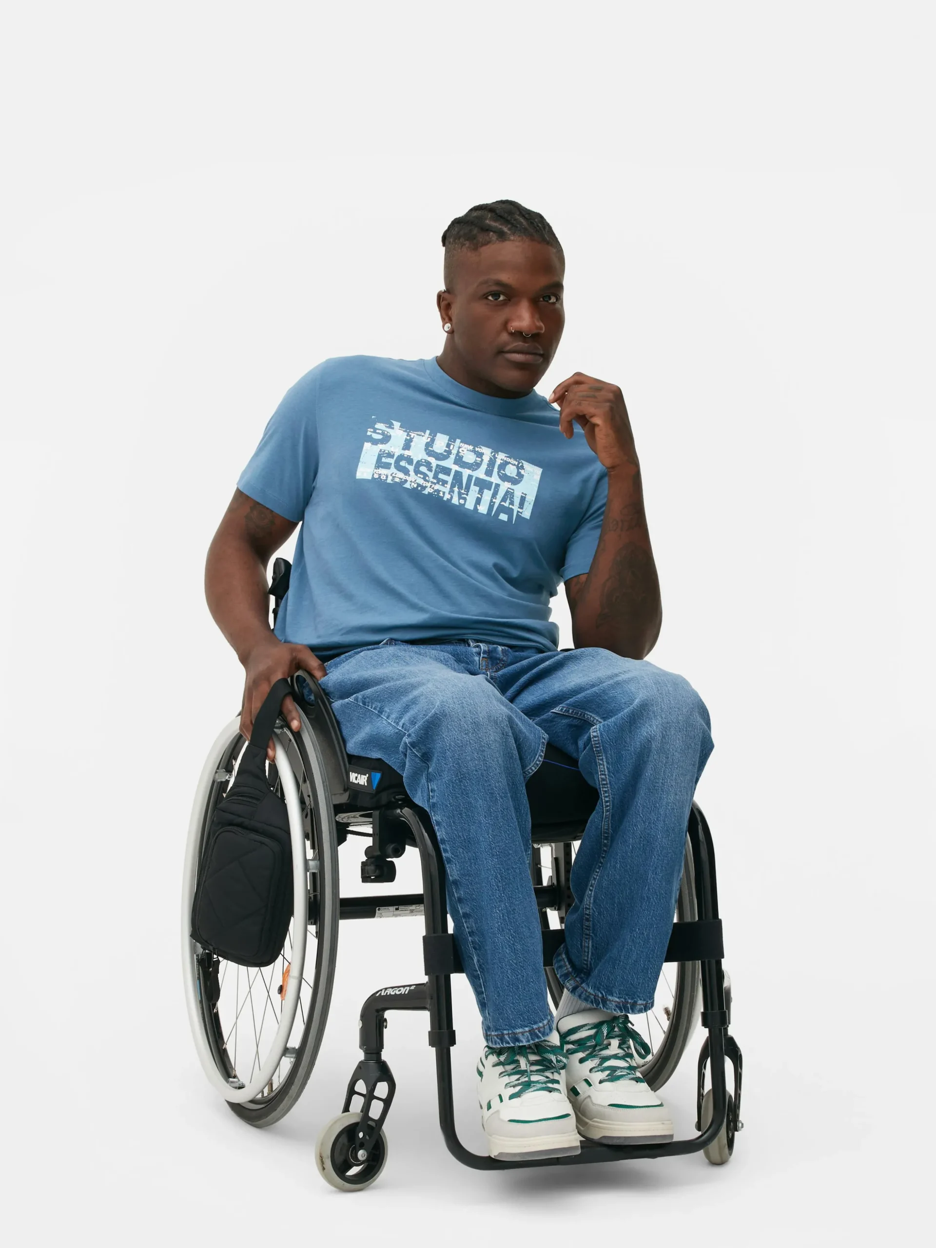 Camiseta Con Estampado Gráfico «Studio Essential»