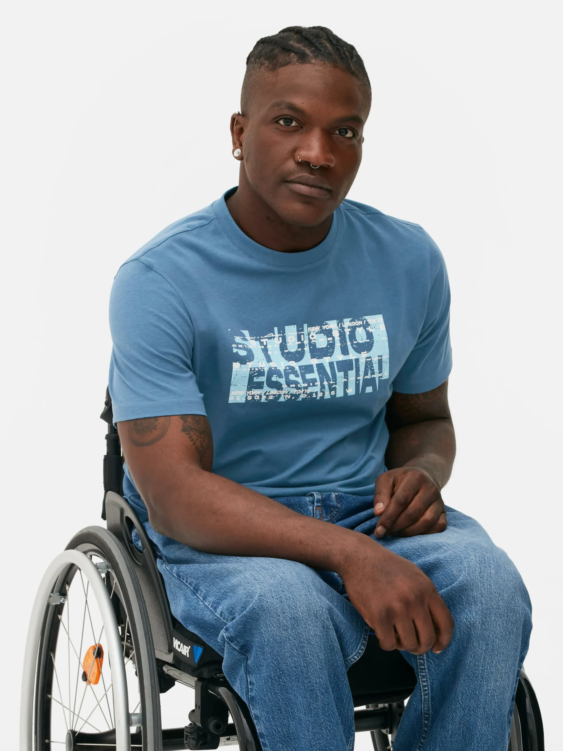 Camiseta Con Estampado Gráfico «Studio Essential»