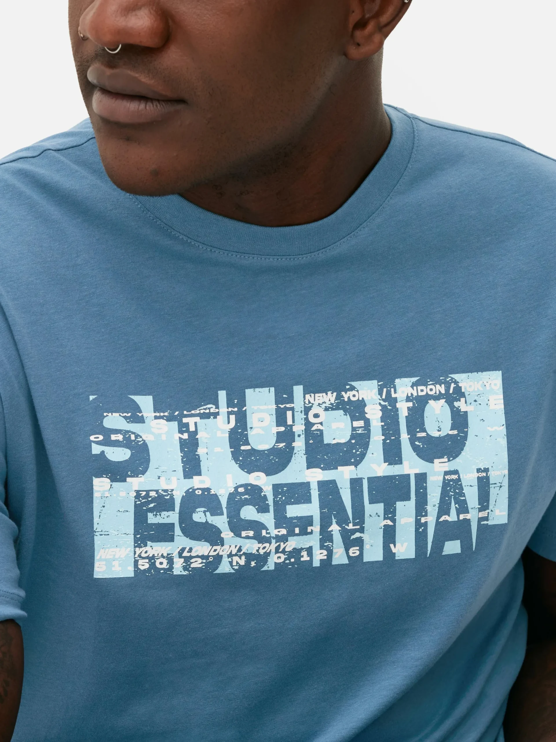 Camiseta Con Estampado Gráfico «Studio Essential»
