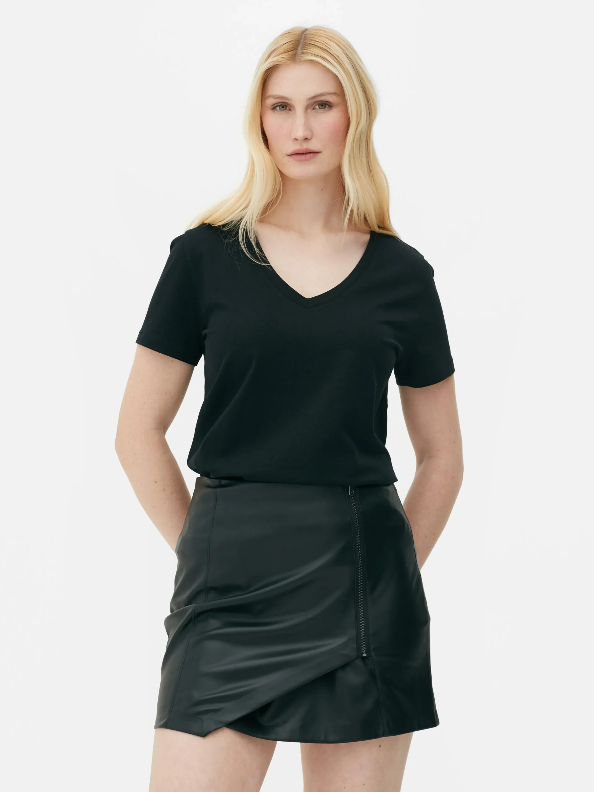 Camiseta De Corte Recto Con Cuello De Pico