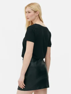 Camiseta De Corte Recto Con Cuello De Pico