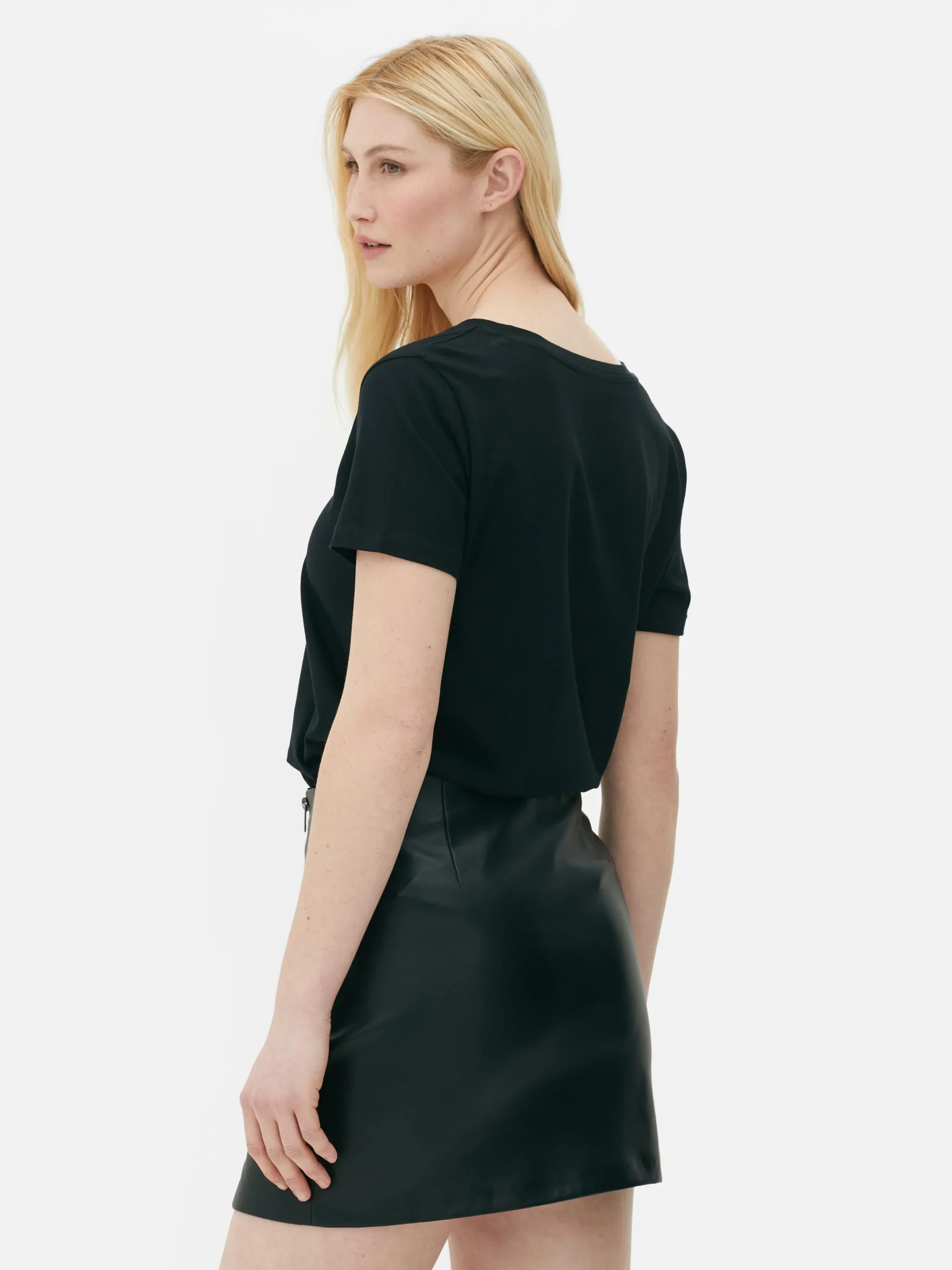 Camiseta De Corte Recto Con Cuello De Pico