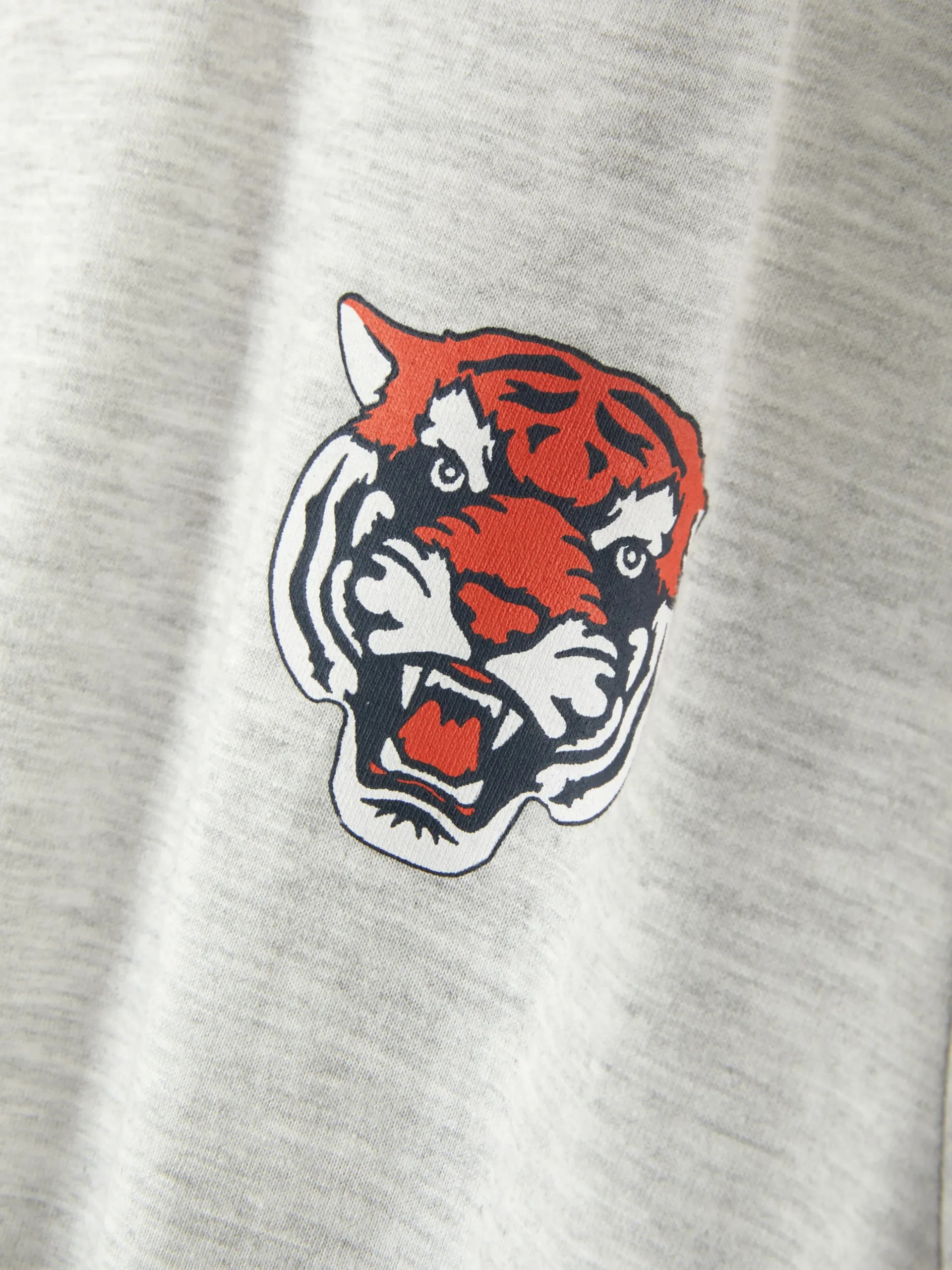 Camiseta De Manga Corta Con Estampado Gráfico