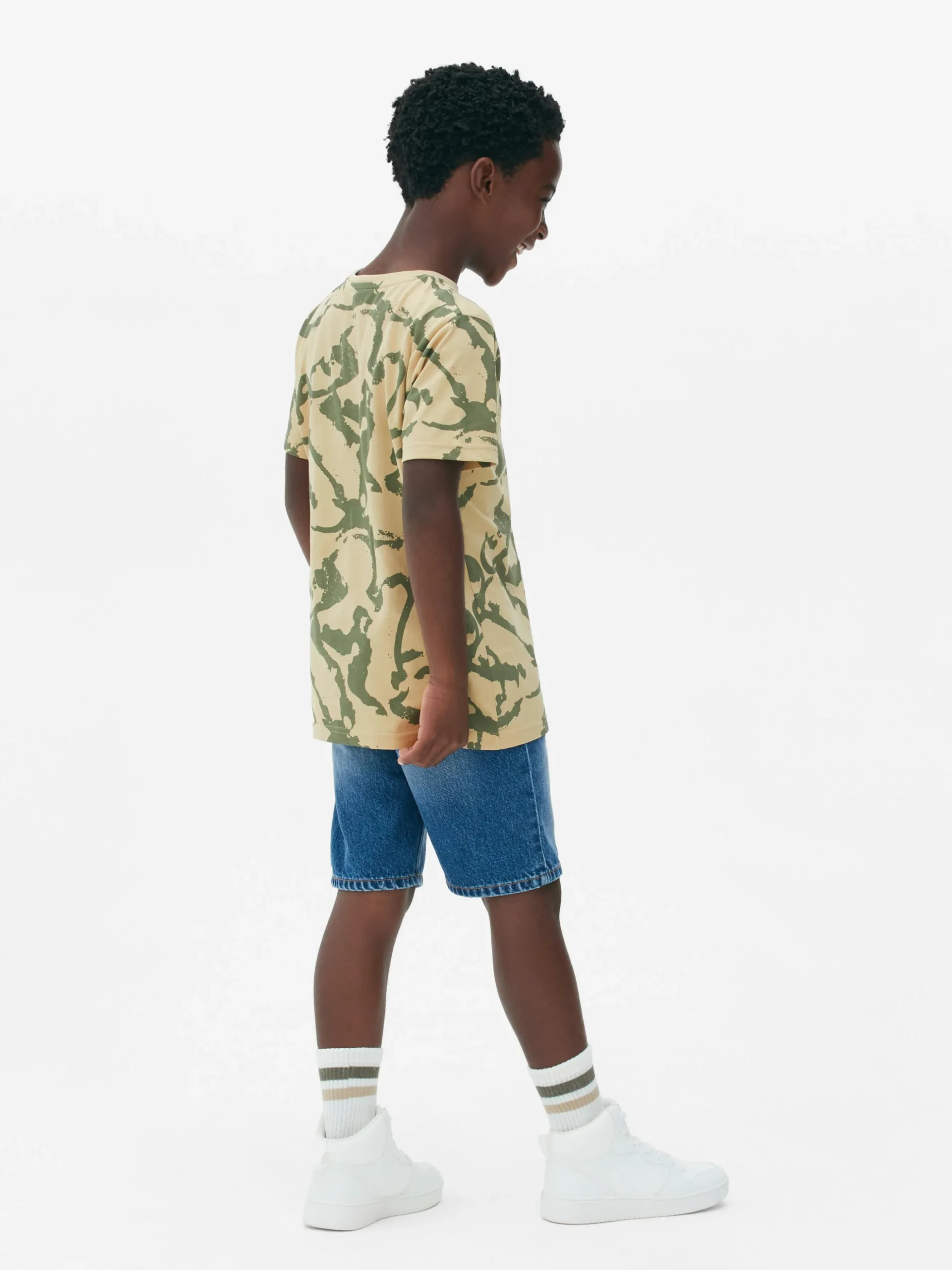 Camiseta De Manga Corta Con Estampado Gráfico