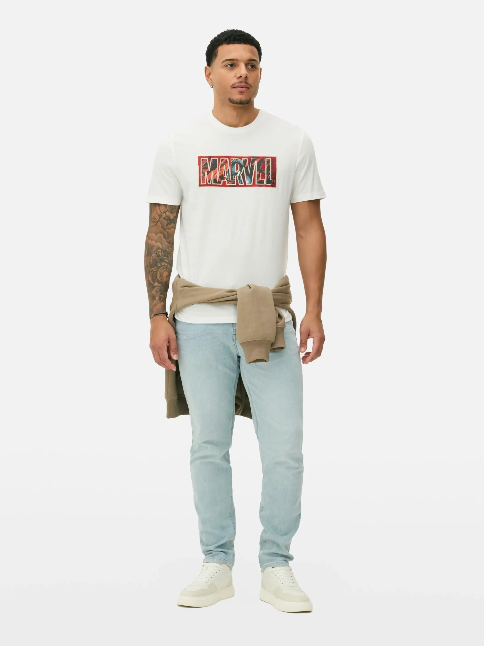 Camiseta De Manga Corta Gráfica De MARVEL