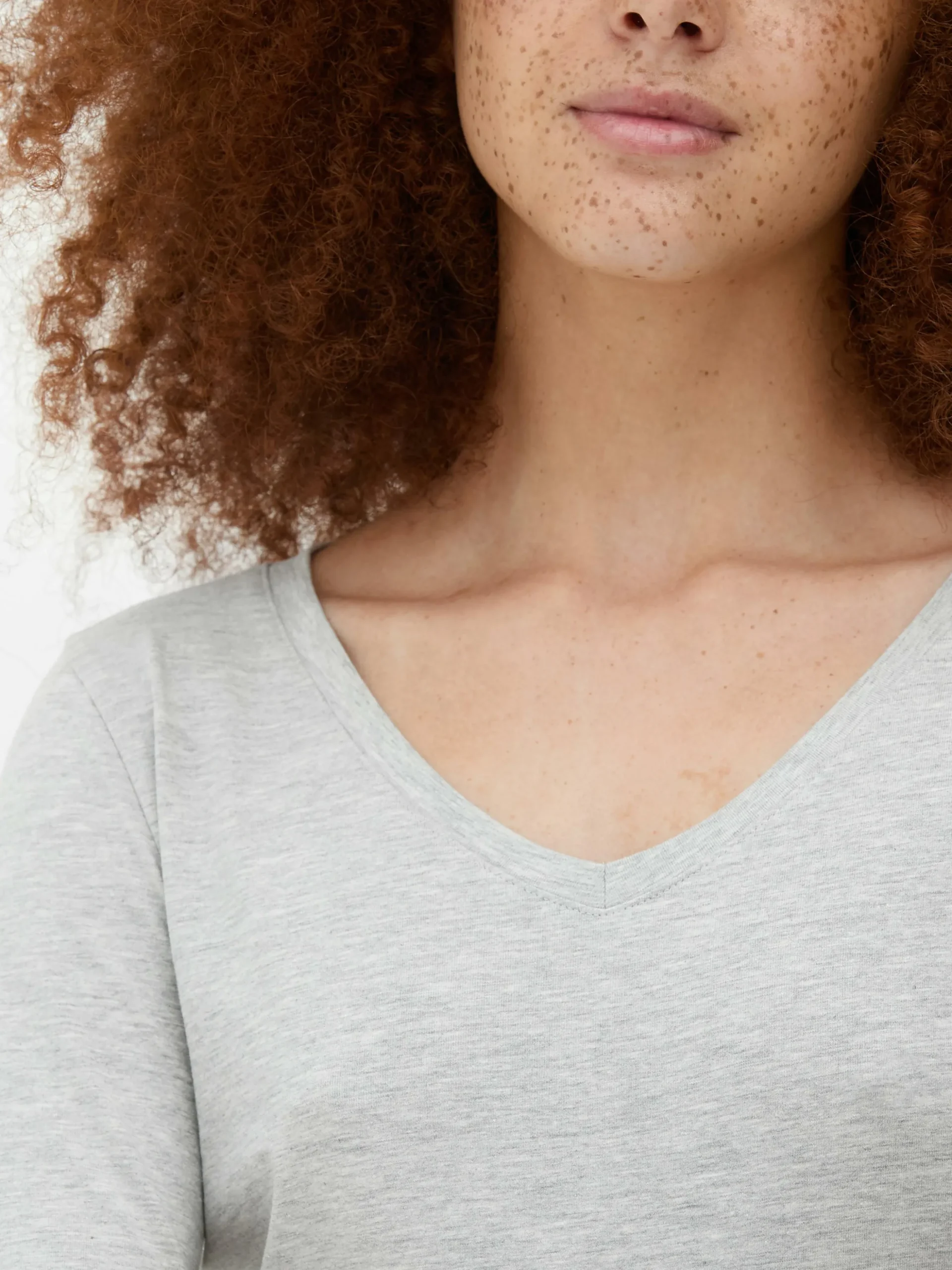 Camiseta De Manga Larga Con Cuello De Pico