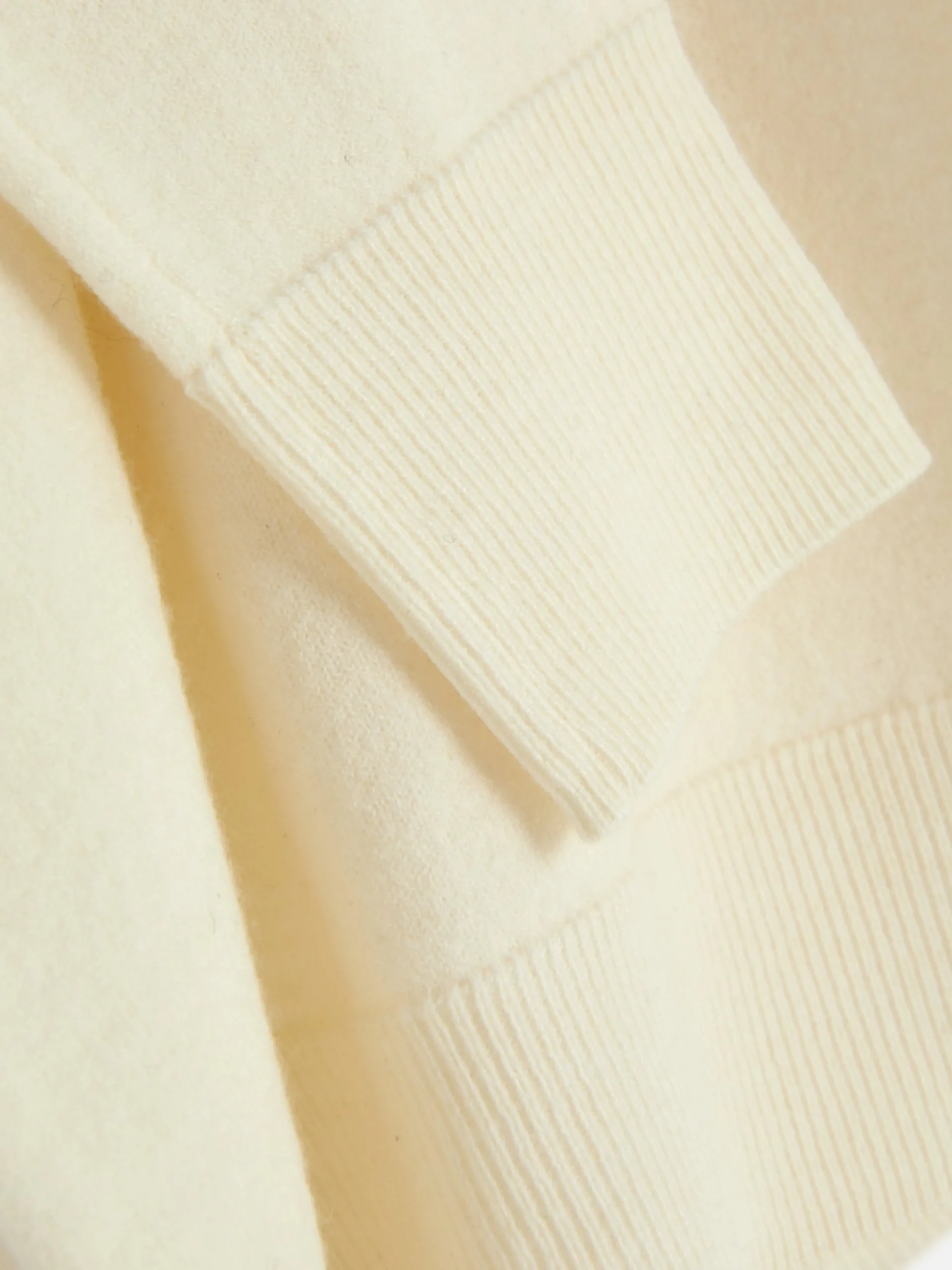 Camiseta De Manga Larga Con Cuello Vuelto