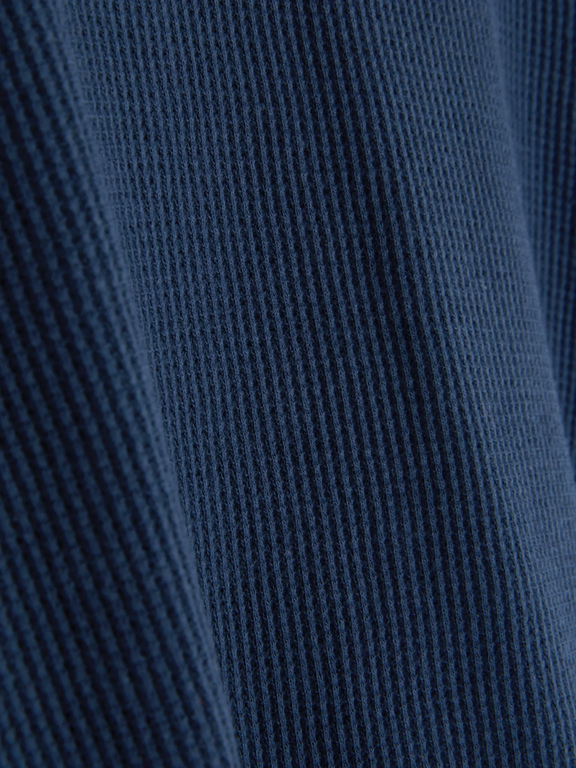 Camiseta De Manga Larga Y Textura Gofrada