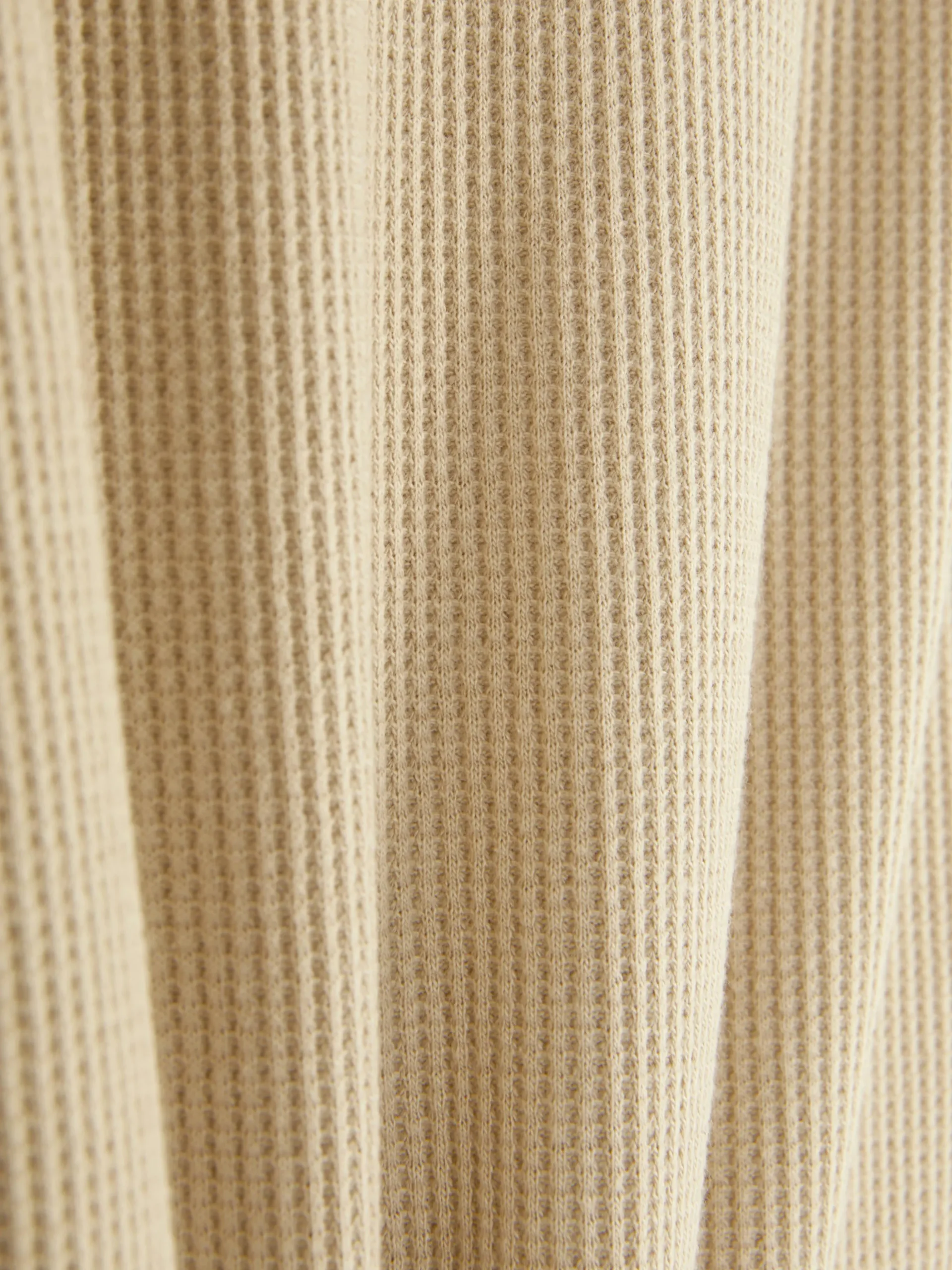 Camiseta De Manga Larga Y Textura Gofrada