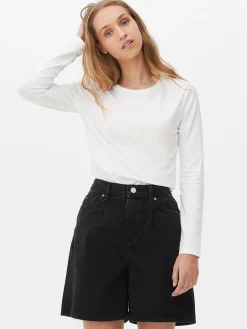 Camiseta Elástica Con Cuello Redondo