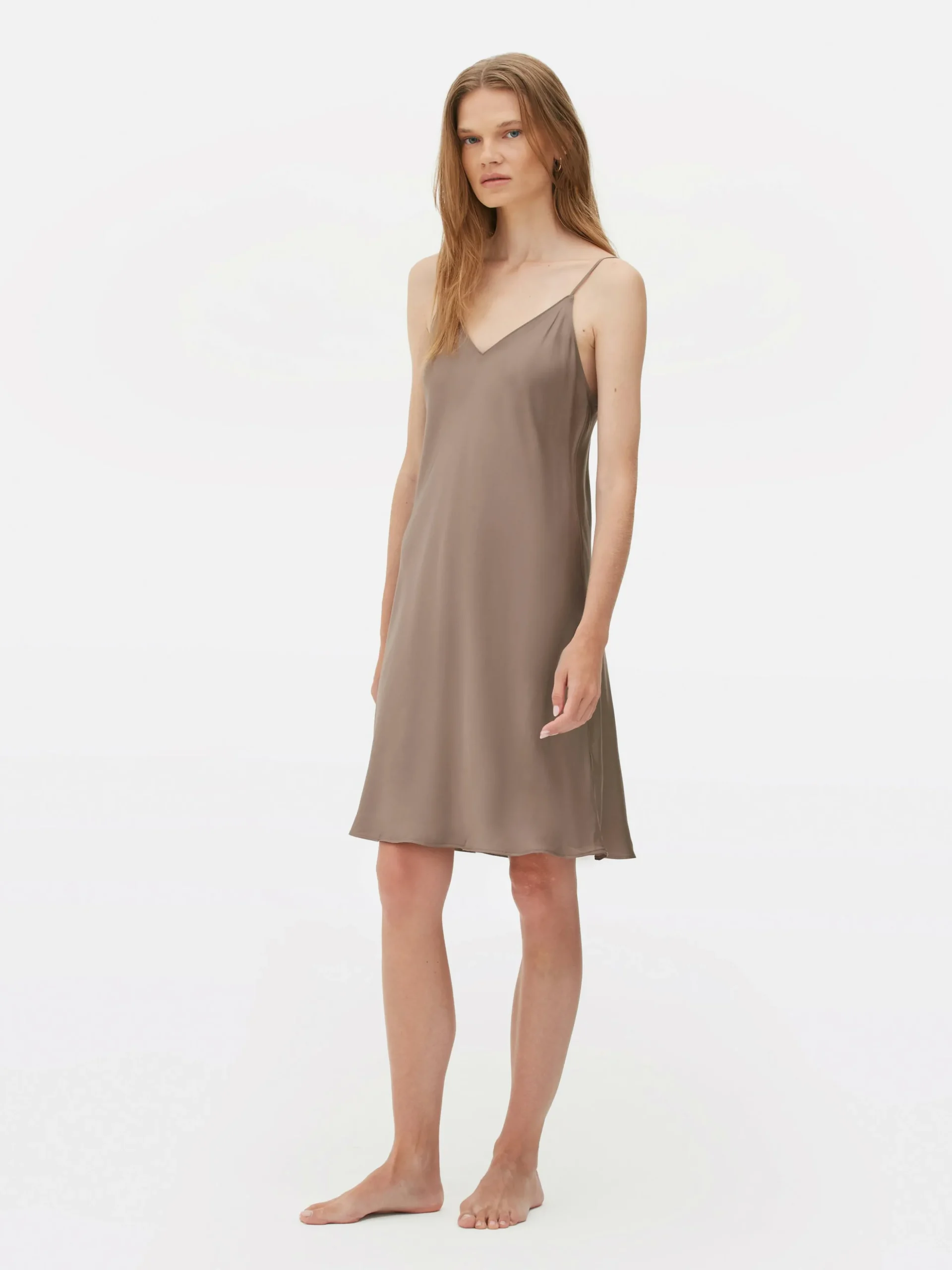 Camisón De Satén Con Escote De Pico