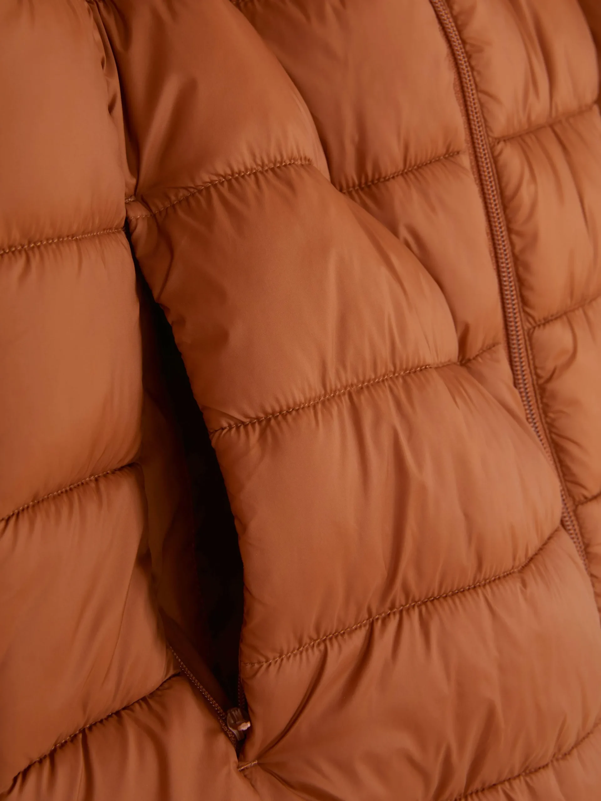 Chaqueta Acolchada Con Capucha