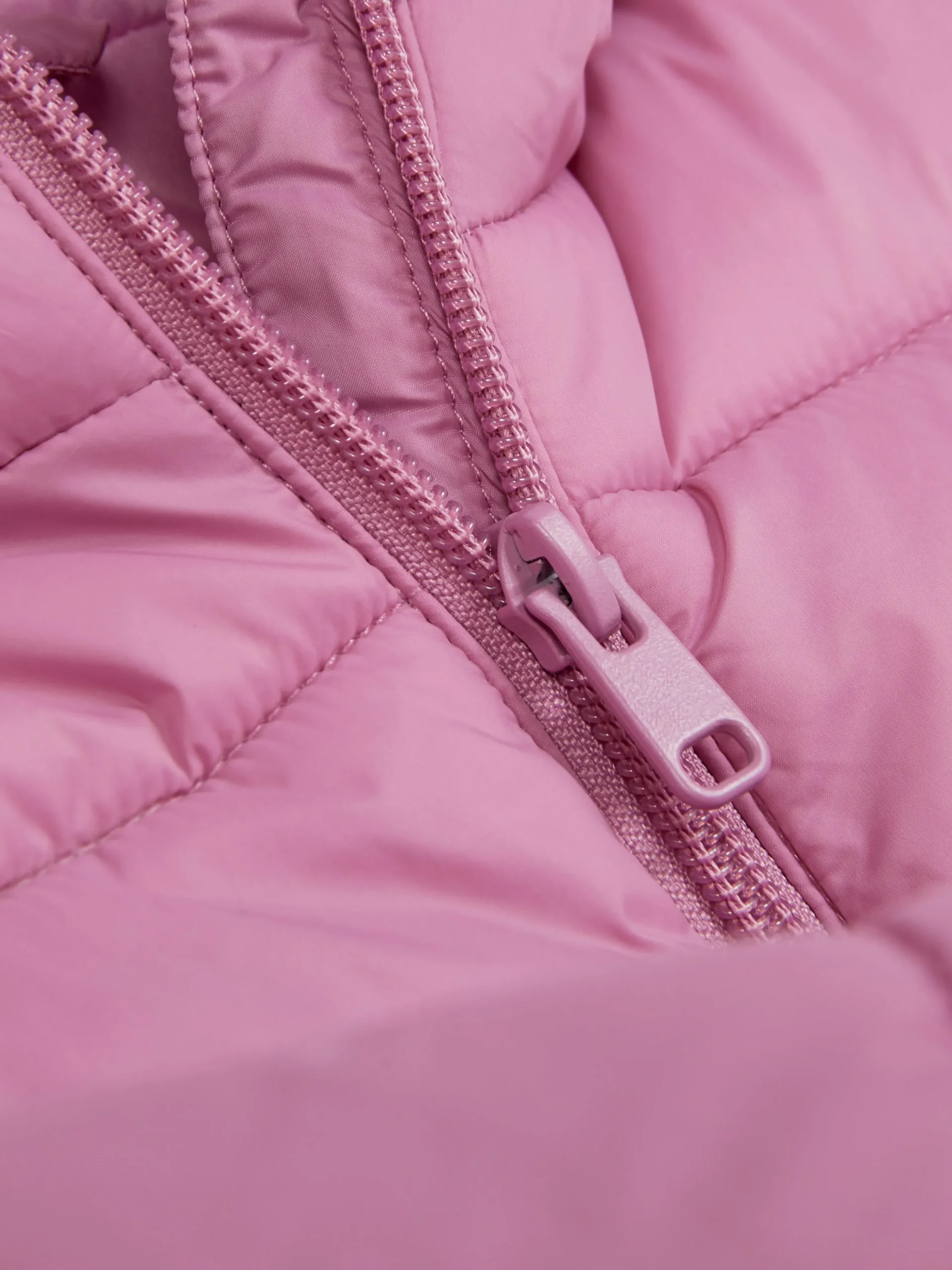 Chaqueta Acolchada Con Capucha