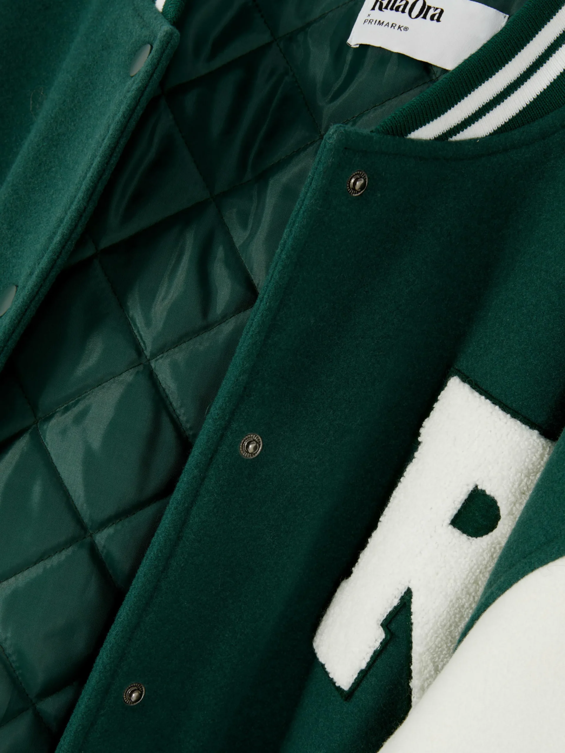 Chaqueta Universitaria Con Letra De Rita Ora