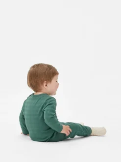 Conjunto De Camiseta Texturizada Y Pantalones Cargo