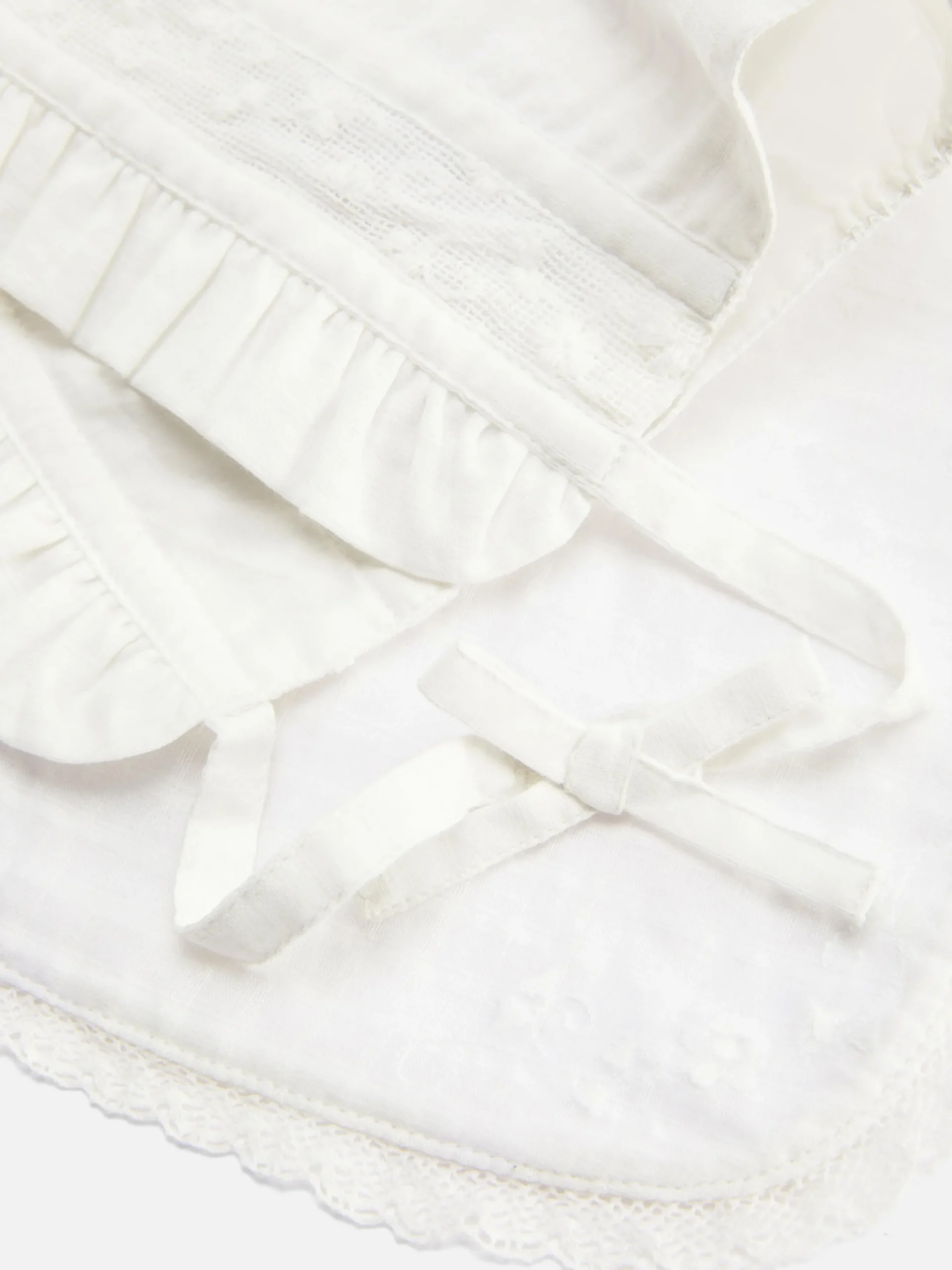 Conjunto De Gorro Y Babero Formales