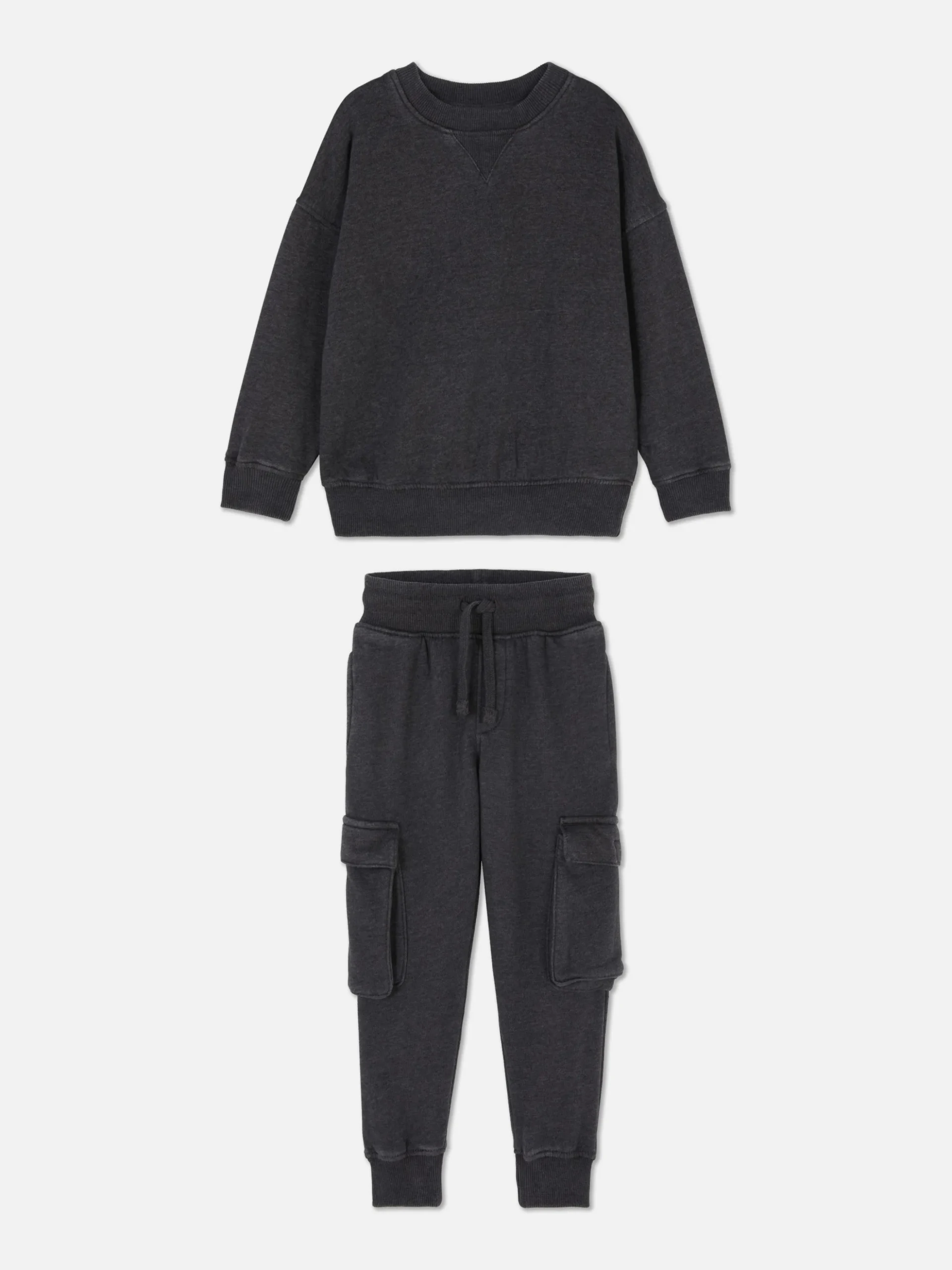 Conjunto De Sudadera Y Joggers Cargo A Juego