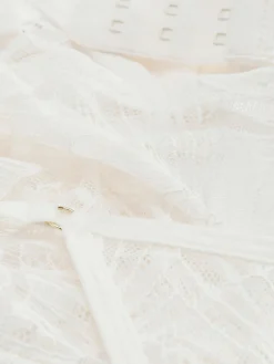 Conjunto De Sujetador De Encaje Sin Relleno Y Tanga