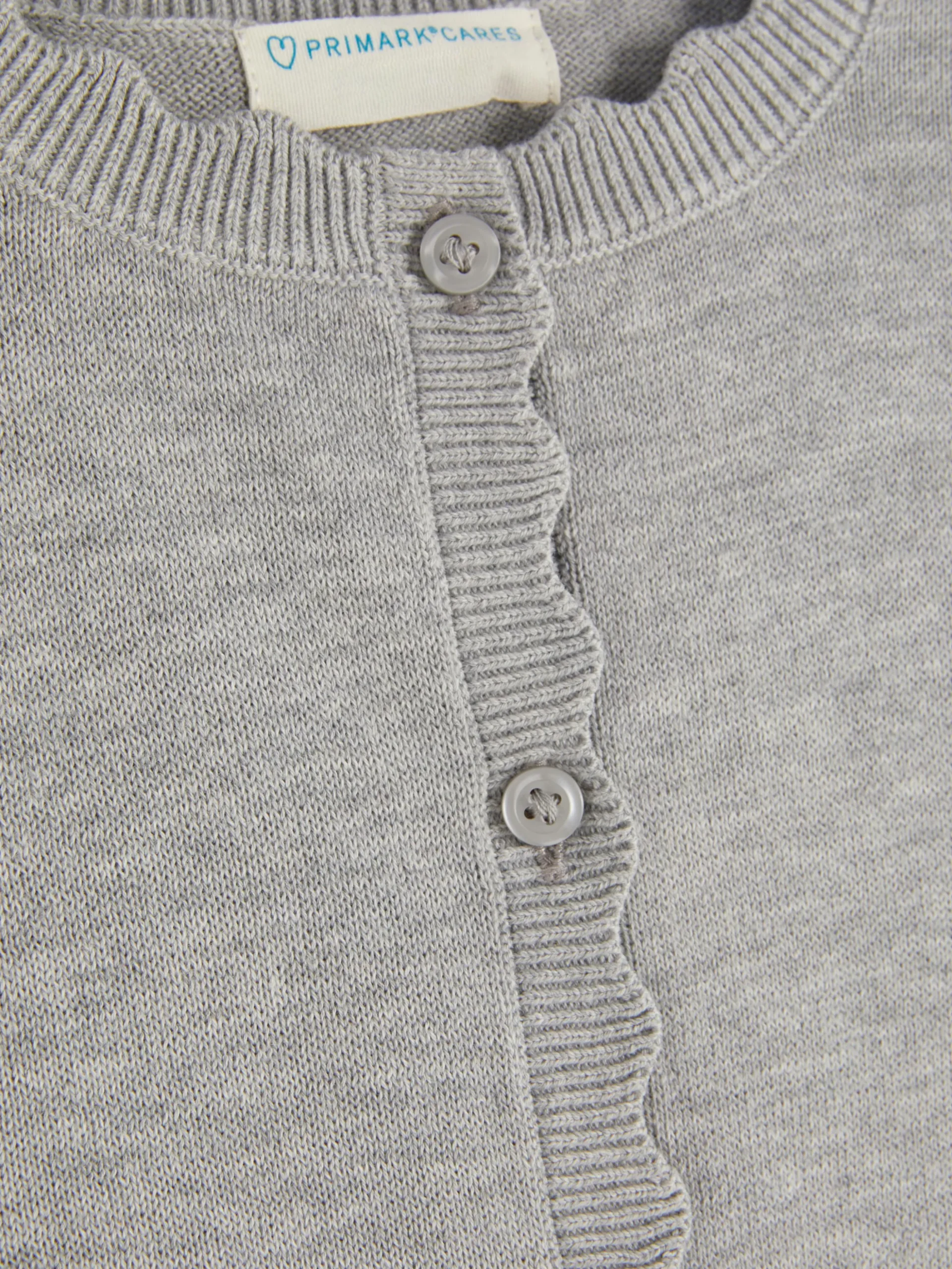 Cárdigan Festoneado Con Botones