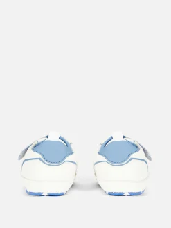 Deportivas Bajas Con Estrellas En La Suela